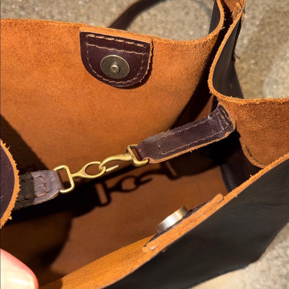 Portland Leather Butterfly Bucket Bag - Picture 6 of 8